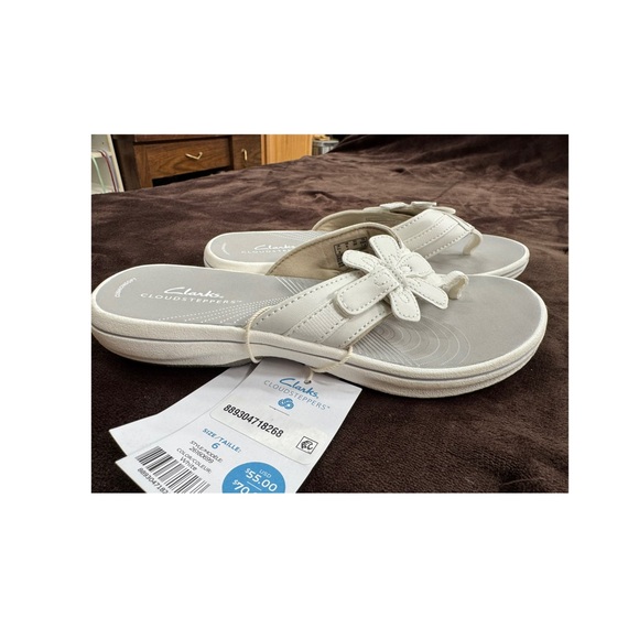 Clarks Shoes - Clarks Women's White Floral Sandals size 6